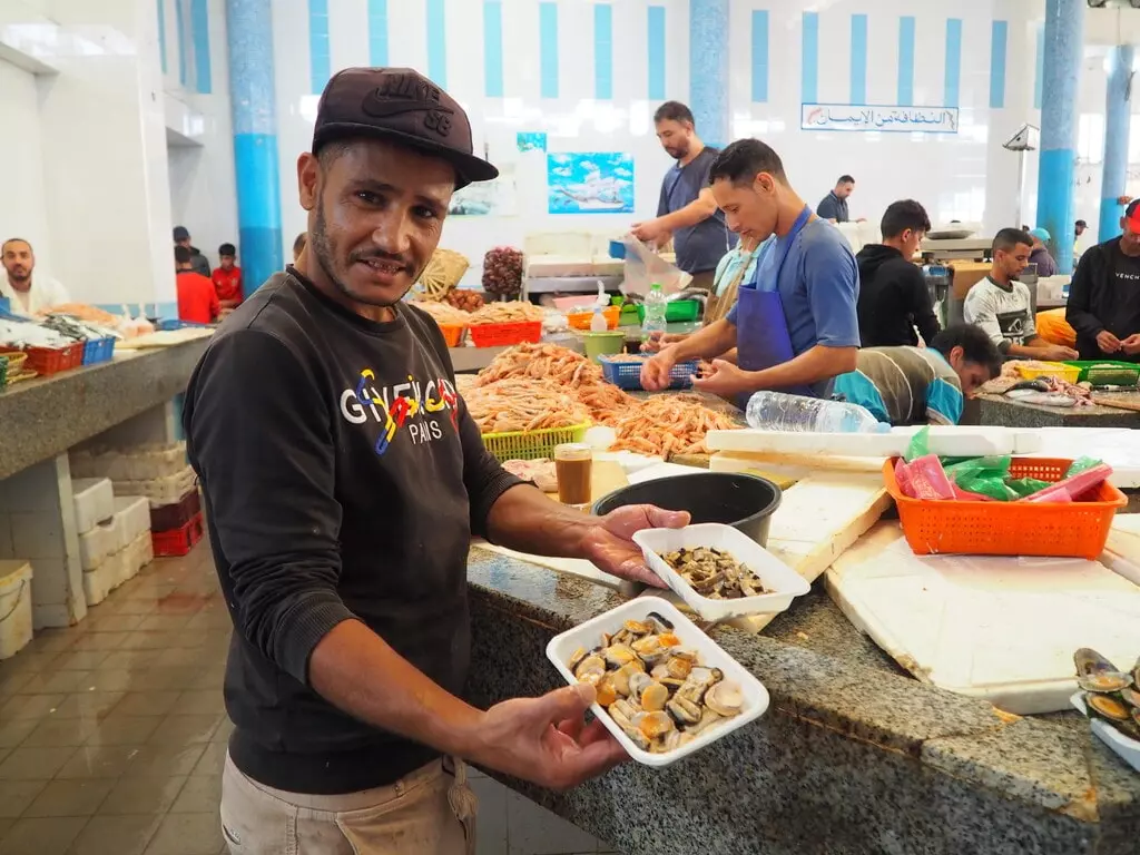 Vendedor de pescado en el Mercado Central