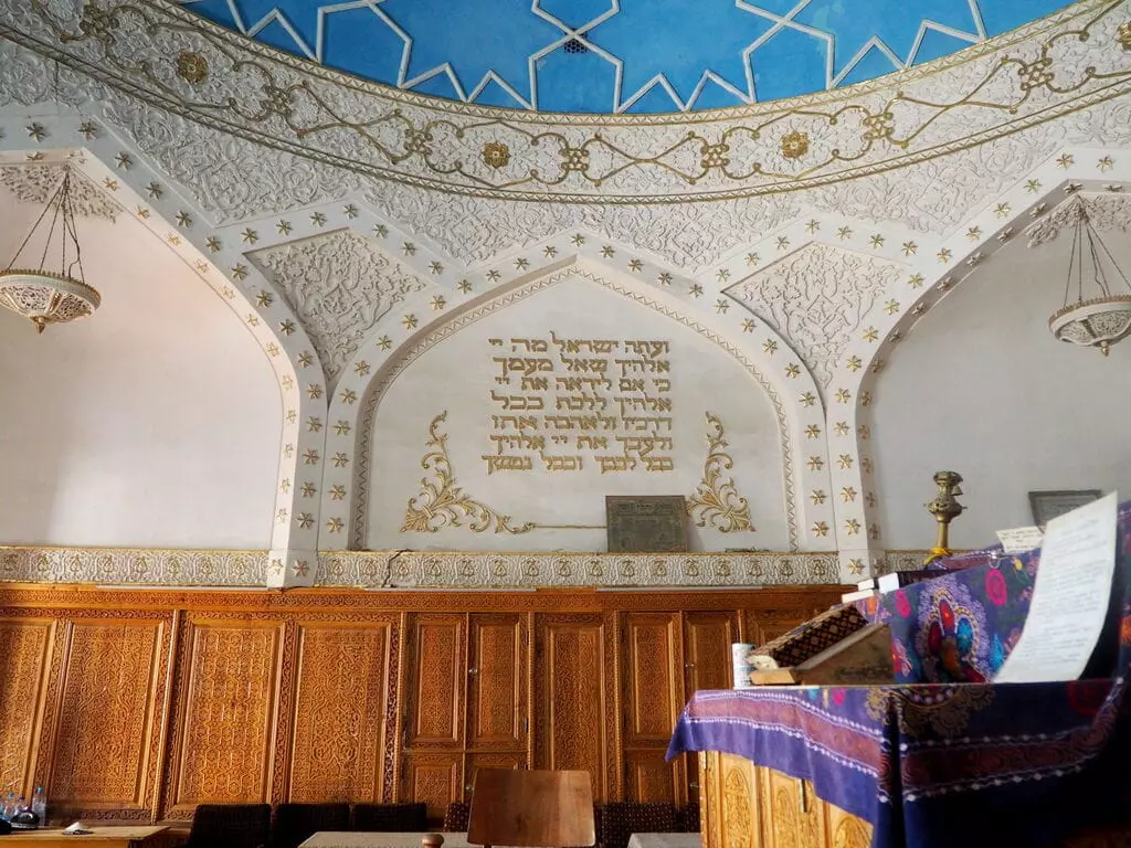 Interior de la Sinagoga Gumbaz