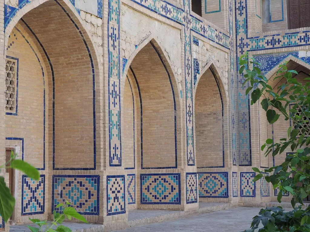 Estado de los azulejos de la Madraza Ulugh Beg