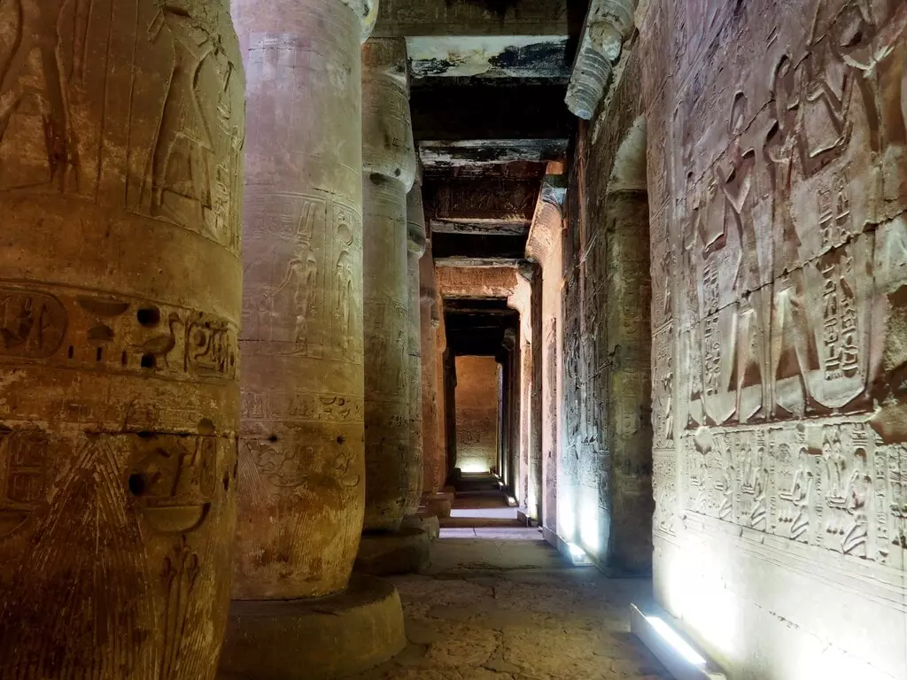 los templos de Dendera y Abydos