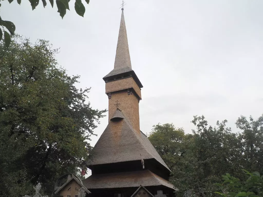 Iglesia de San Parascheva de Desesti