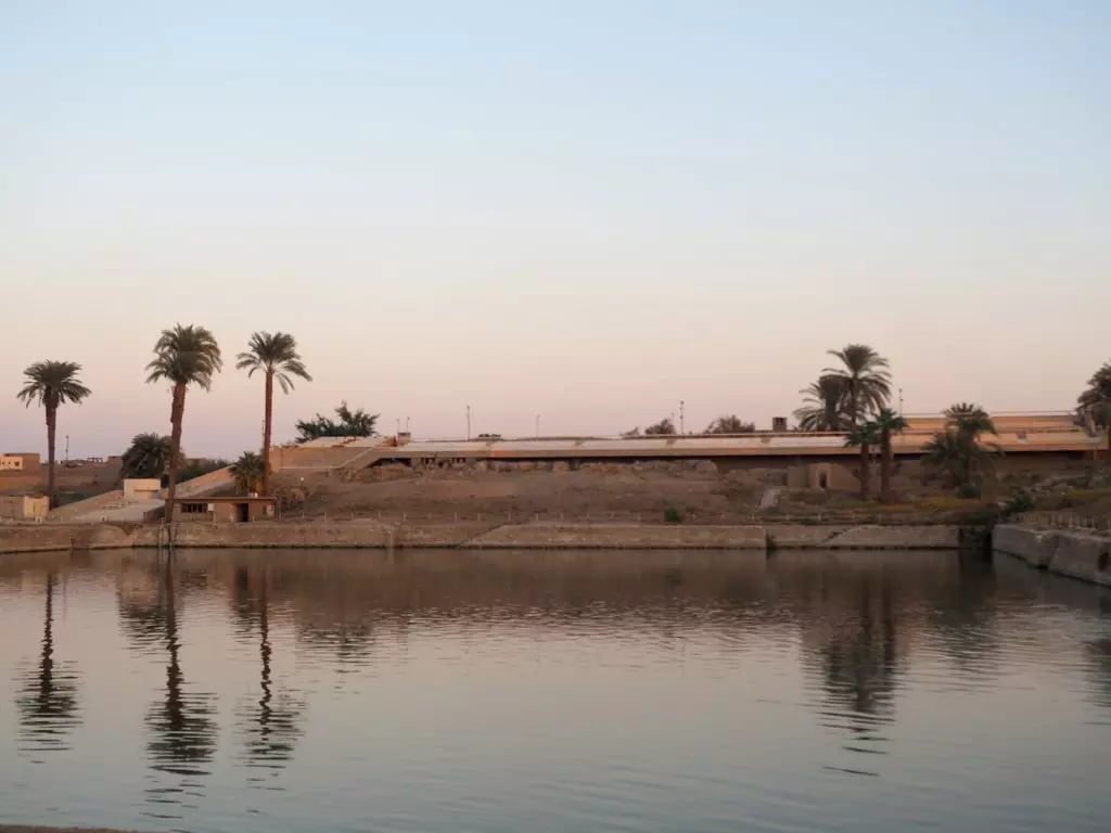 Lago sagrado de Karnak