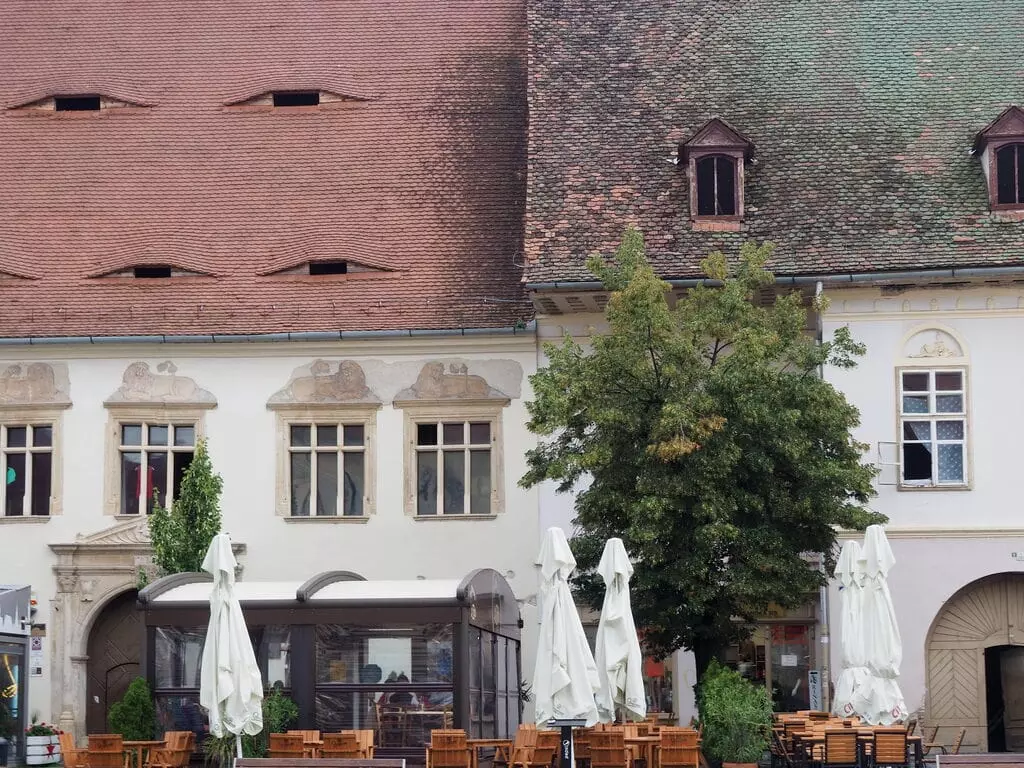 Los ojos de Sibiu en la Piata Mare