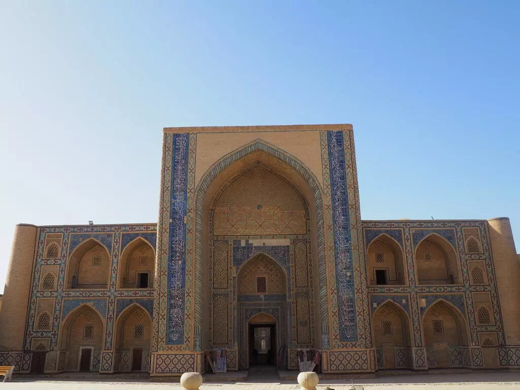 Madraza Ulugh Beg