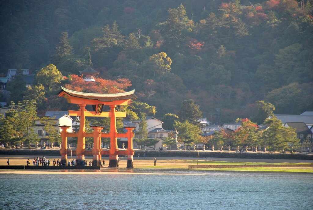 Gran torii rojo de Itsukushima