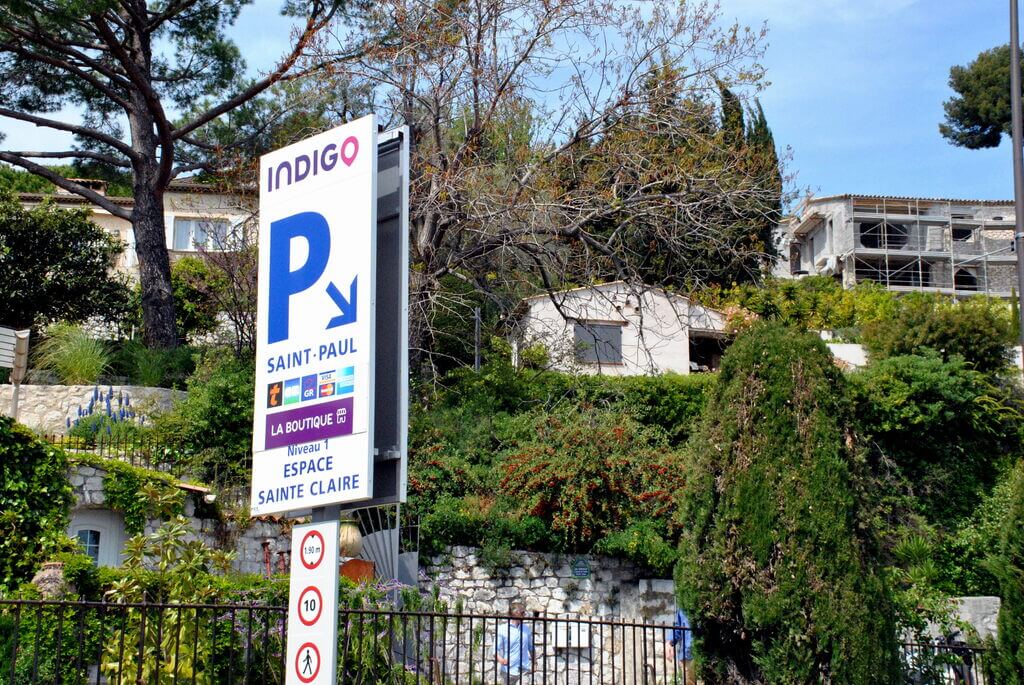 Parking situado a la entrada de Saint Paul de Vence