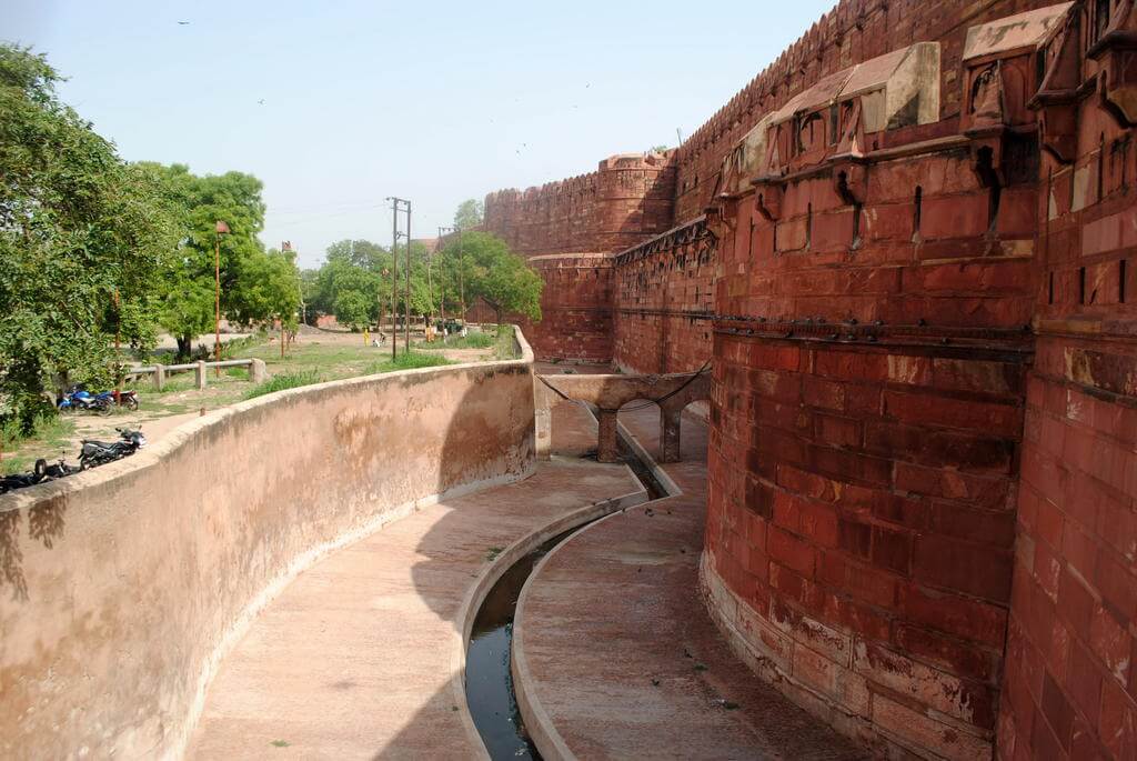 Muros exteriores del Fuerte rojo de Agra