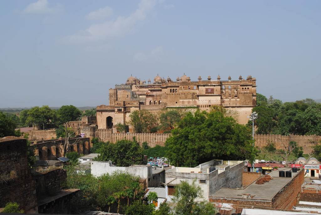 Fortaleza de Orchha vista desde la parte más alta del Templo Chaturbhuj