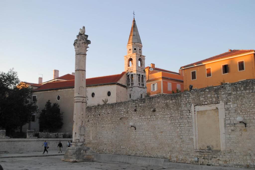 Plaza donde se encuentra la Iglesia de San Donato