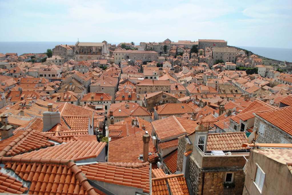 Un mar rojo sobre Dubrovnik