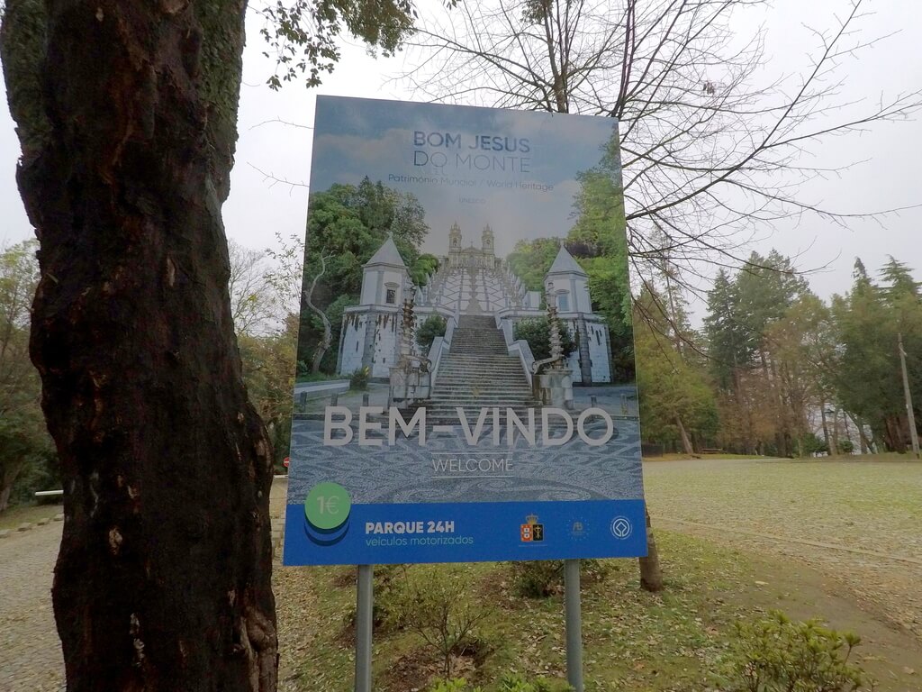 Cartel de acceso al Santuario cuando se llega en coche