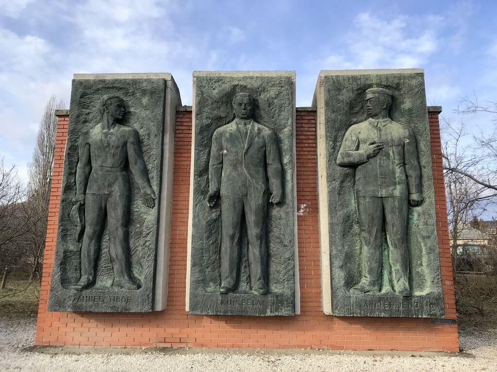 Monumento combatientes movimiento obrero