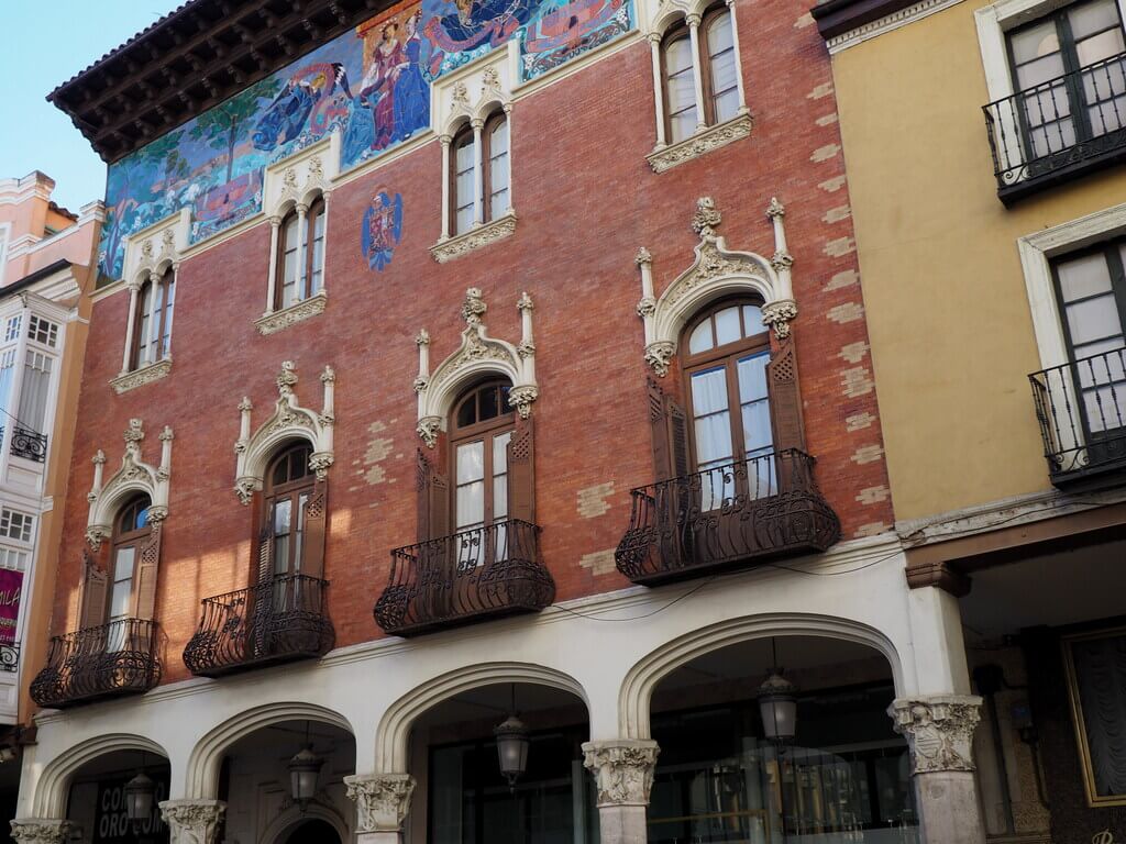 Fachada Colegio de Villandrando