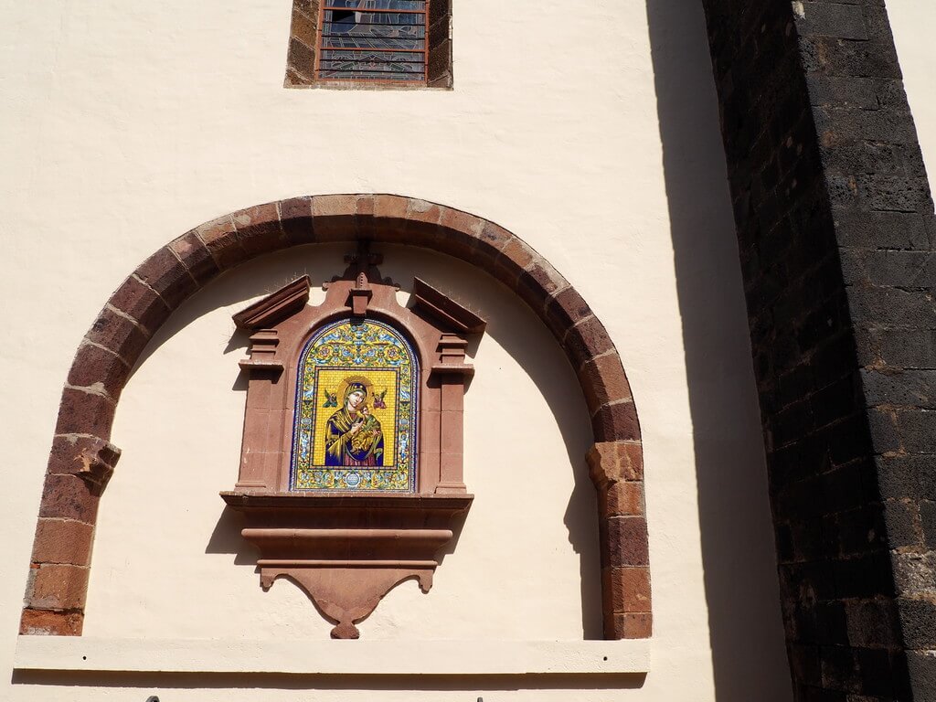 Virgencita de la fachada de la Iglesia de Nuestra Señora de la Concepción