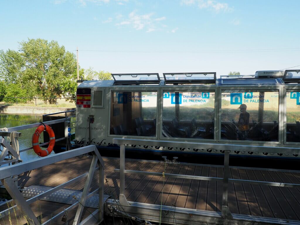 paseo en barco canal de castilla