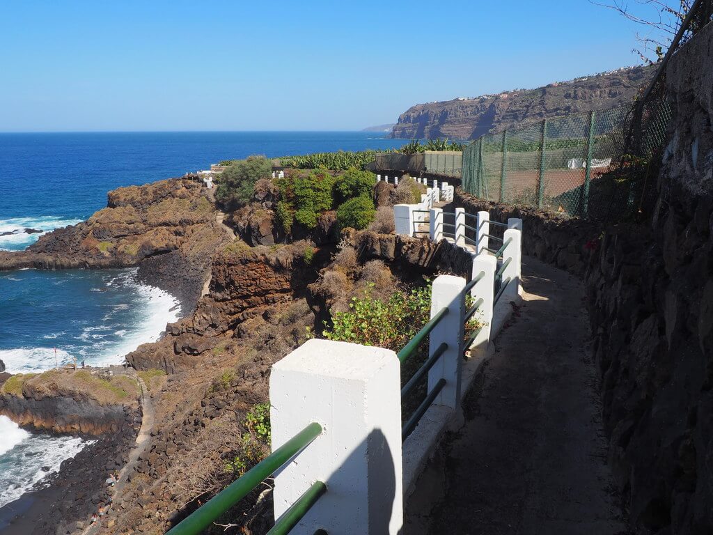 Sendero que conduce a la Playa de El Bollullo