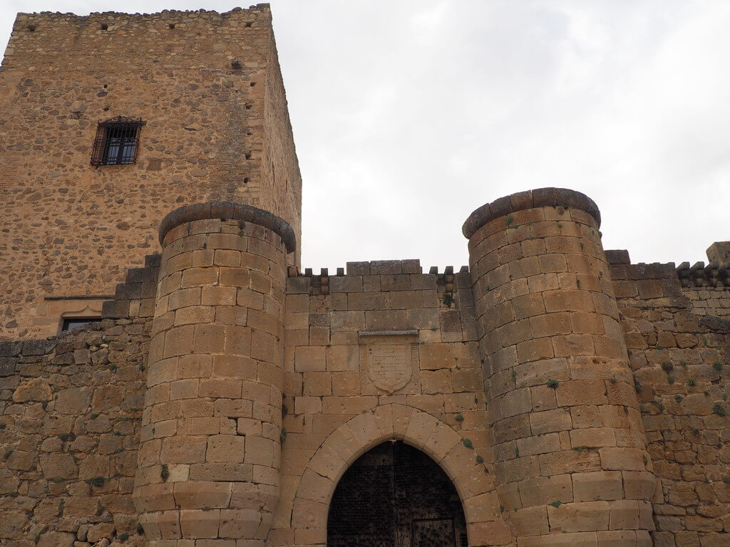Fachada principal del Castillo de Pedraza