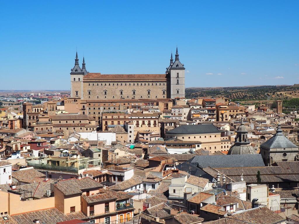 Vistas del casco antiguo de Toledo desde la torre de iglesia