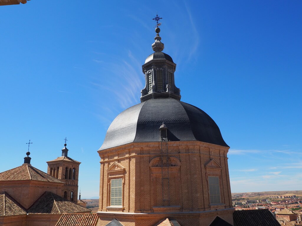 Una de las torres de la Iglesia de San Ildefonso