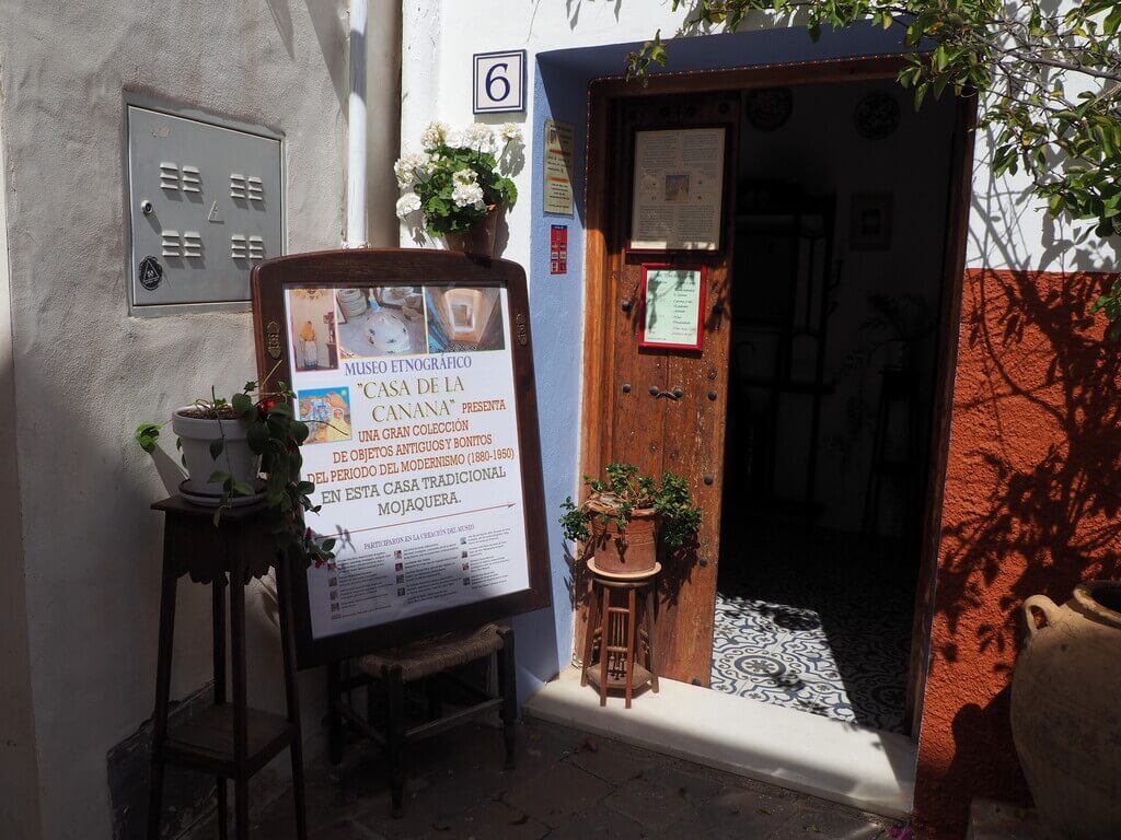 Entrada a la Casa de la Canana