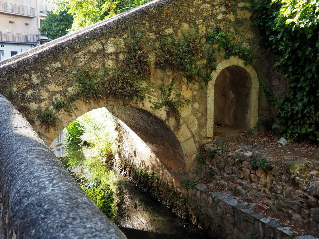 Canal de la calle Los Tintes