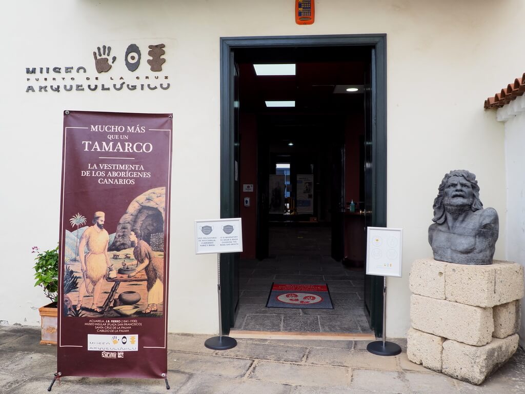 Puerta de entrada al Museo Arqueológico