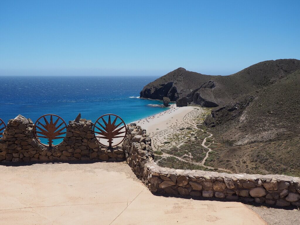 Mirador de la Playa de los Muertos Mirador de la Playa de los Muertos