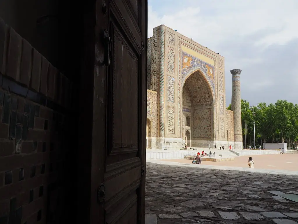 Madraza Sher - Dor. Plaza del Registán