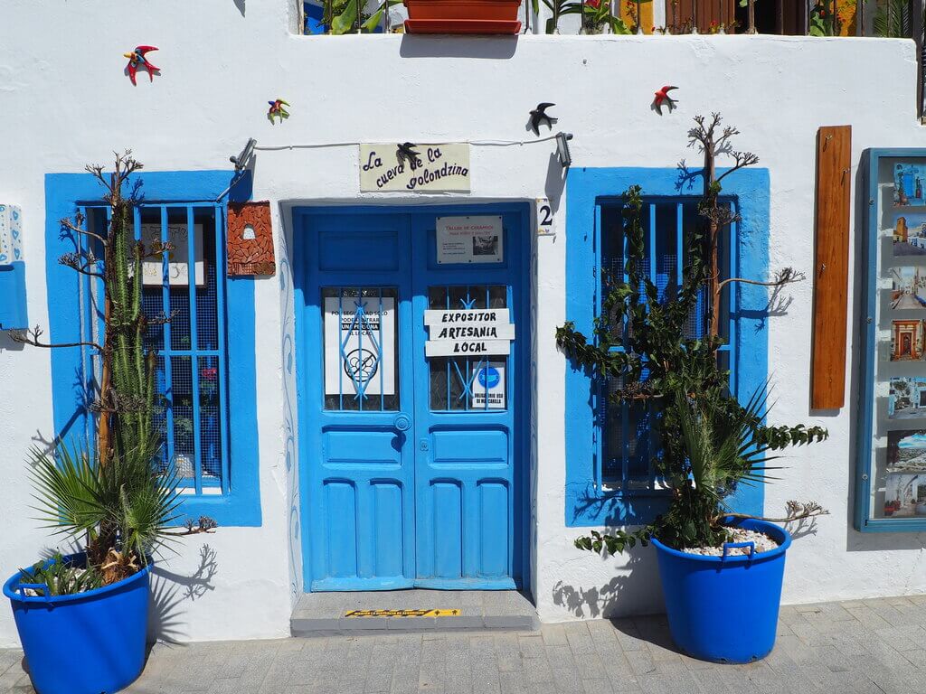 "Todo al azul" en Níjar