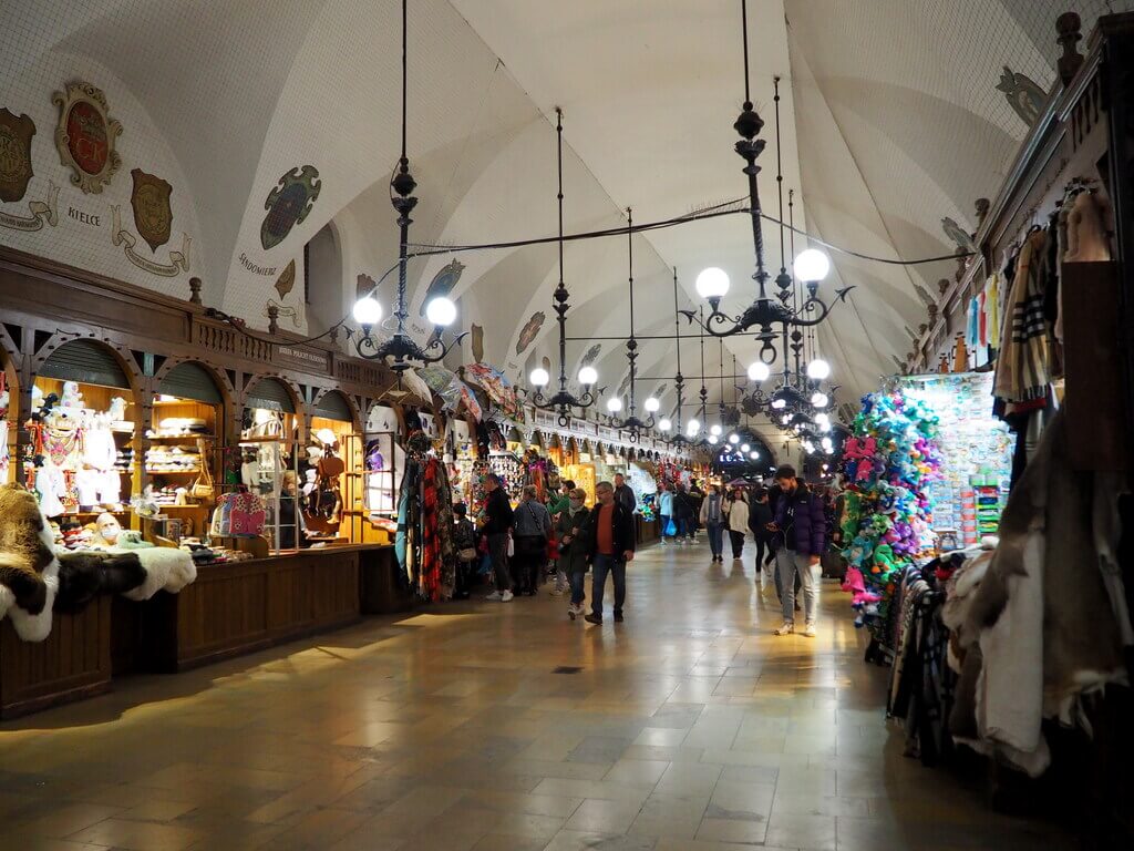 Mercado artesanal de la Lonja de los Paños