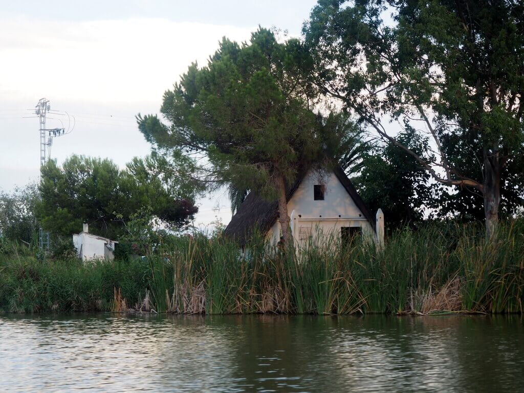 Una barraca a orillas de la Albufera. El Palmar