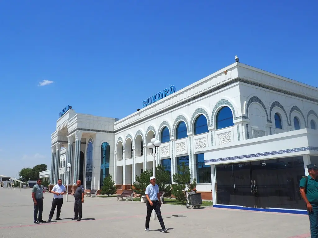 comprar billetes tren para viajar por Uzbekistán
