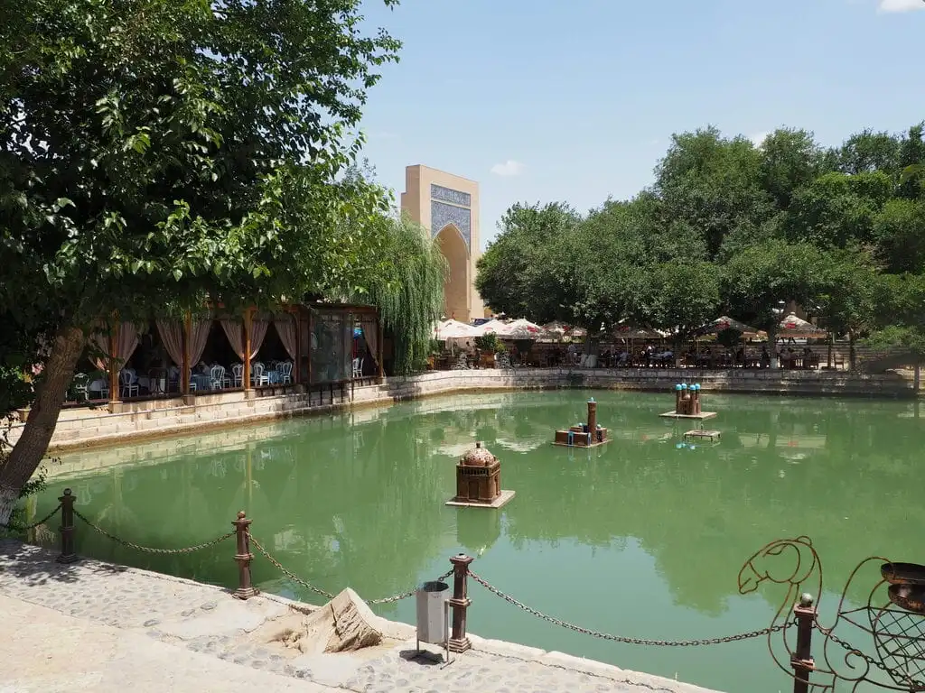 Plaza Lyabi Hauz, el corazón de Bujará