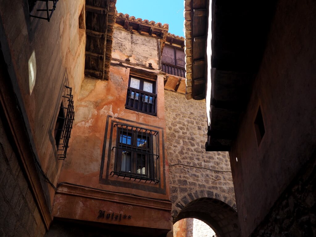 Portal de Molina, justo al lado está la Casa de la Julianeta