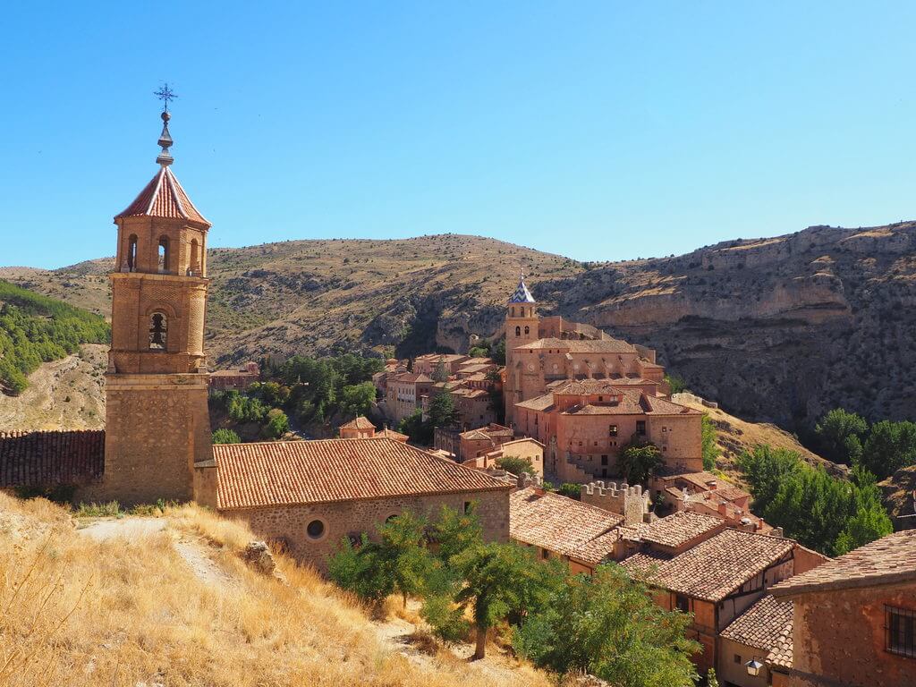 Vistas de Albarracín desde el sendero de las murallas