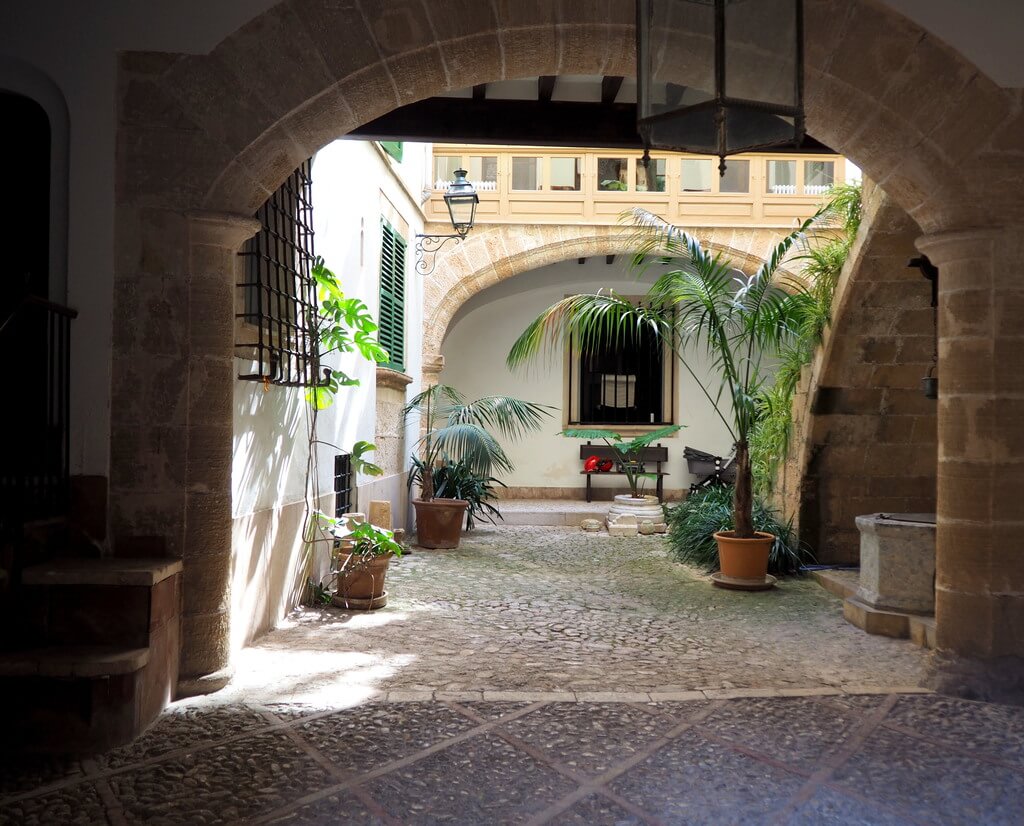 Patio de una casa señorial 