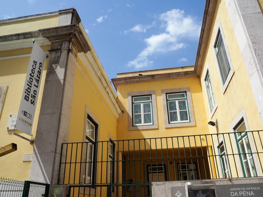 Fachada exterior de la Biblioteca de Sao Lazaro