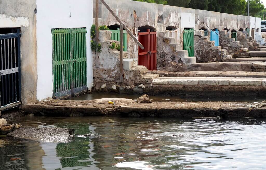 Casetas de pescadores en el puerto