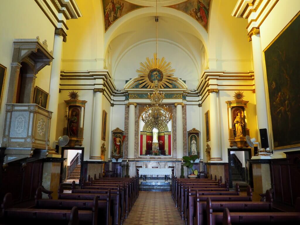 Interior iglesia