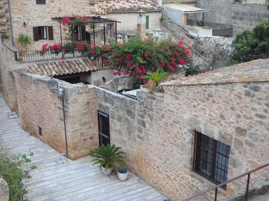 Una casa de Alcudia vista desde la muralla