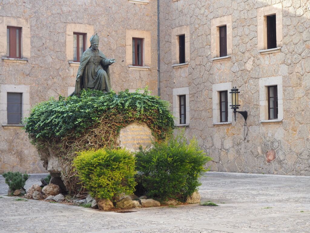 Plaza del Obispo Campins