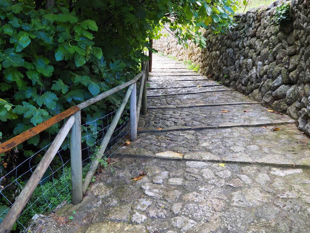 Escaleras de piedra