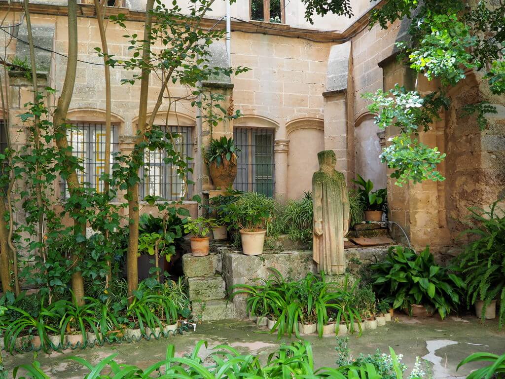 Patio interior de La Cartuja