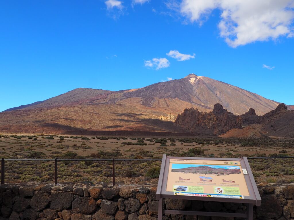 El Teide y a su izquierda, el Pico Viejo