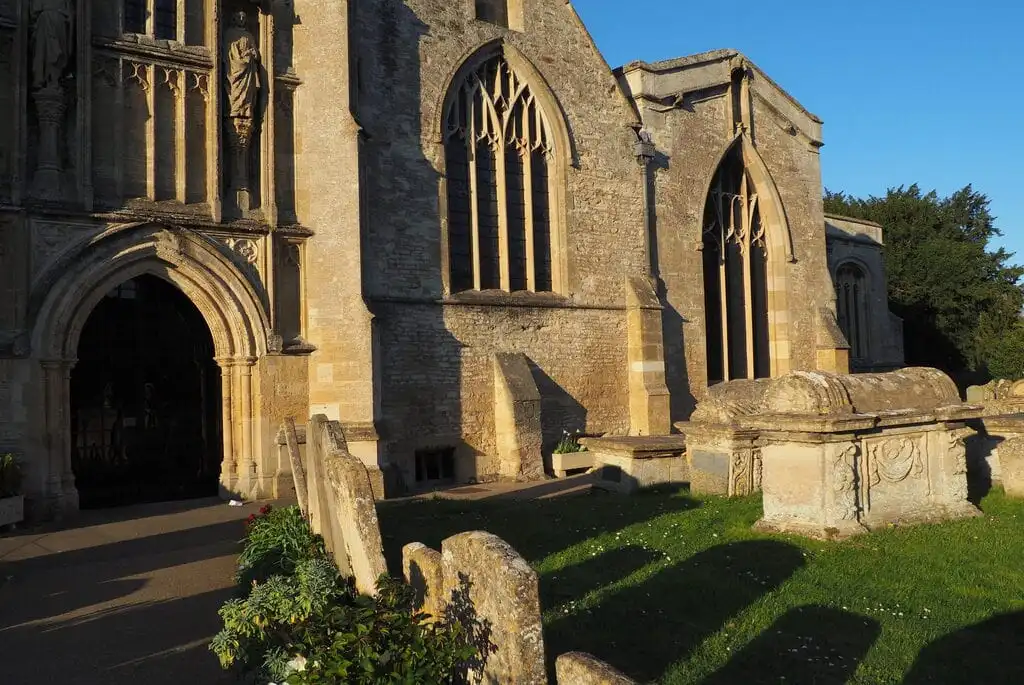 Iglesia de San Juan Bautista, Burford