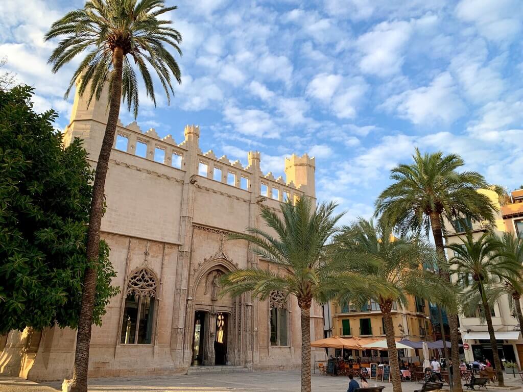 Fachada de la Lonja de Palma