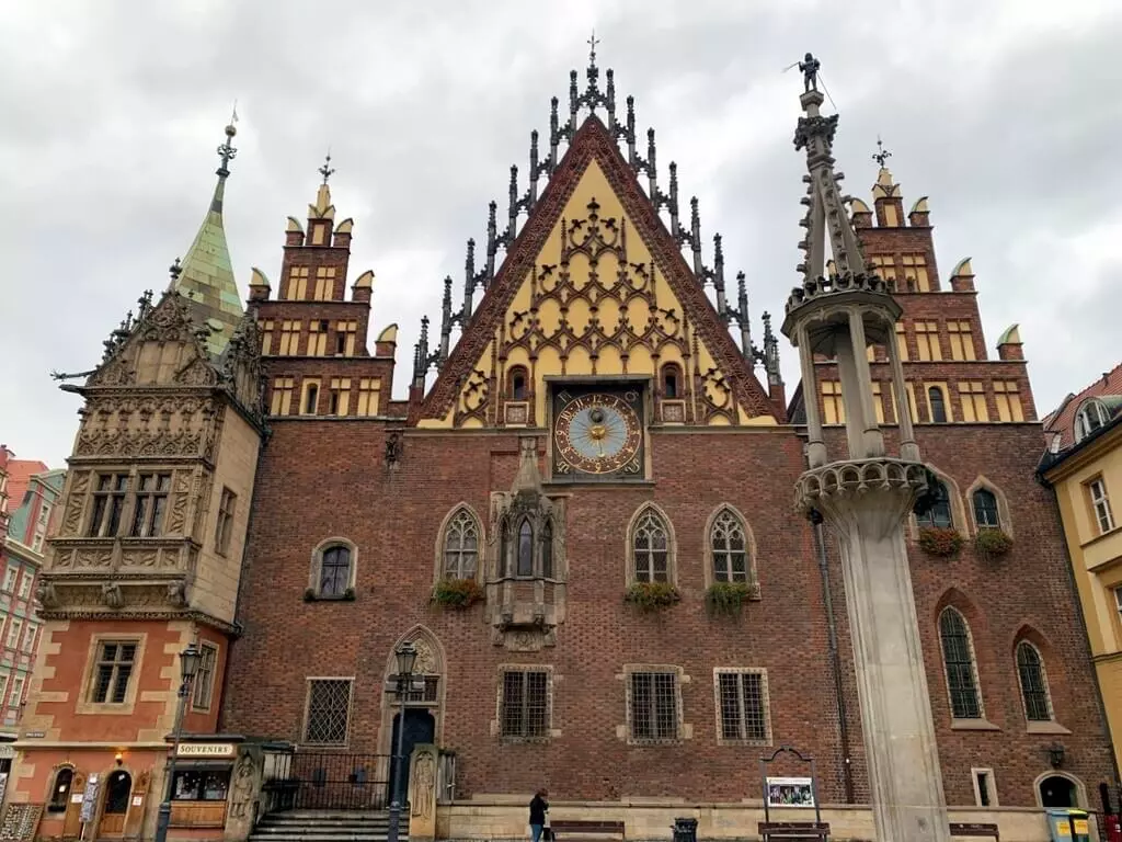 Fachada del antiguo Ayuntamiento de Wroclaw