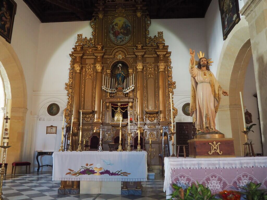 Retablo barroco de la iglesia