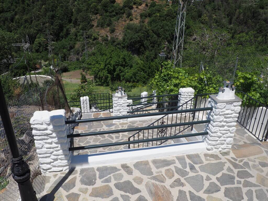 Escaleras que conducen al lavadero qué ver en Pampaneira