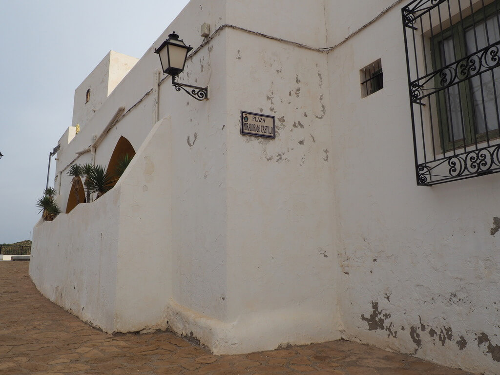 Plaza del castillo de Mojácar